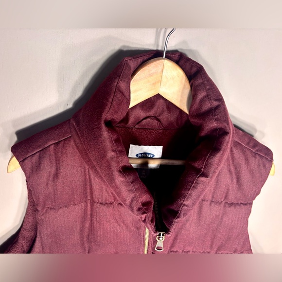 OLD NAVY Maroon Quilted Vest - Picture 3 of 6